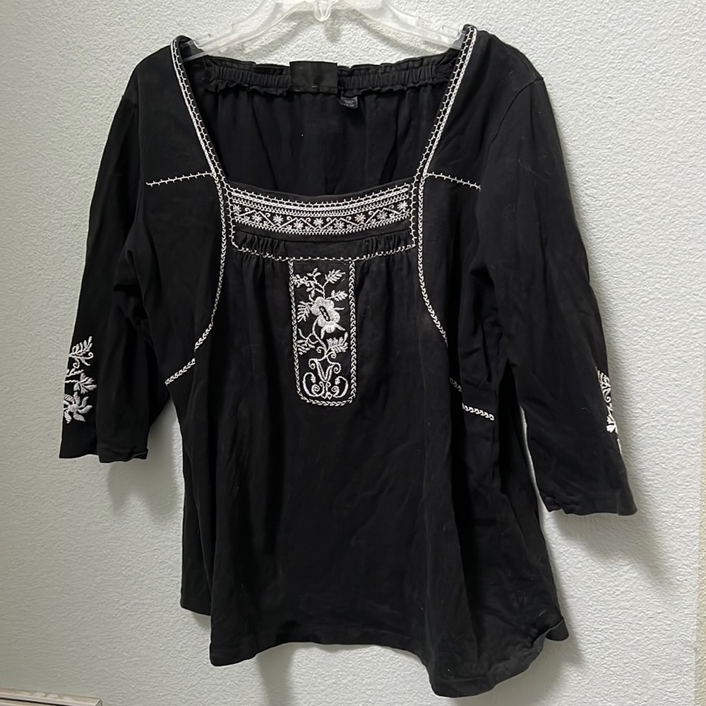 Women’s Avenue Plus Shirt with 3/4” sleeves